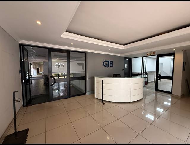 4,714M² OFFICE FOR SALE IN HOUGHTON ESTATE